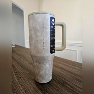 Hydrojug Traveler 40oz Fabletics Dried Sage